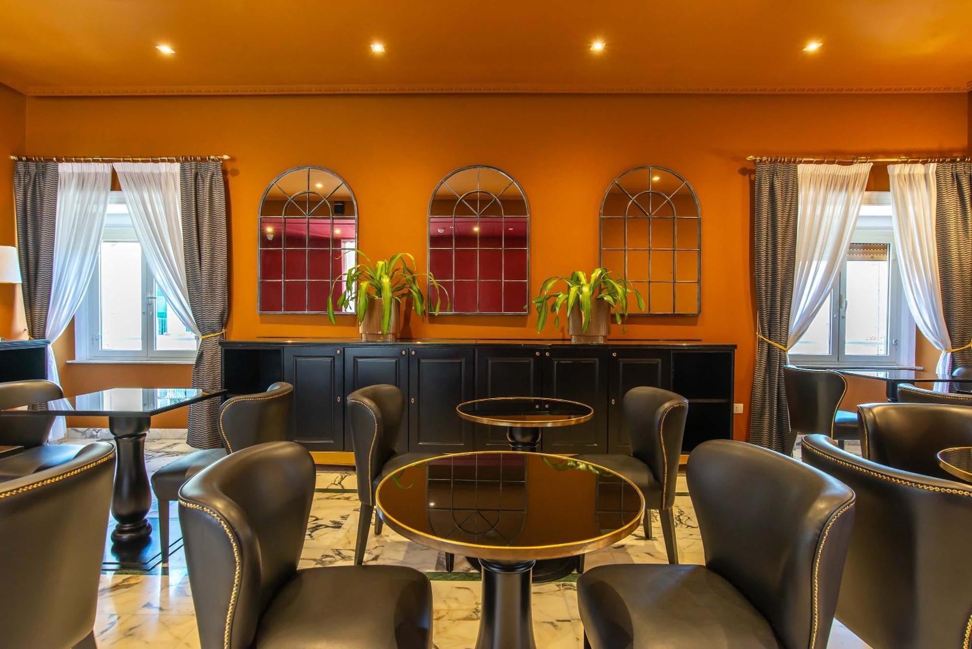 Boutique Metro 900 4* Naples