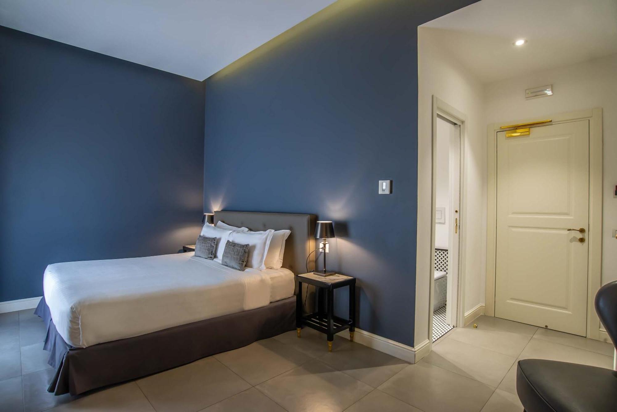 Boutique Metro 900 4* Naples
